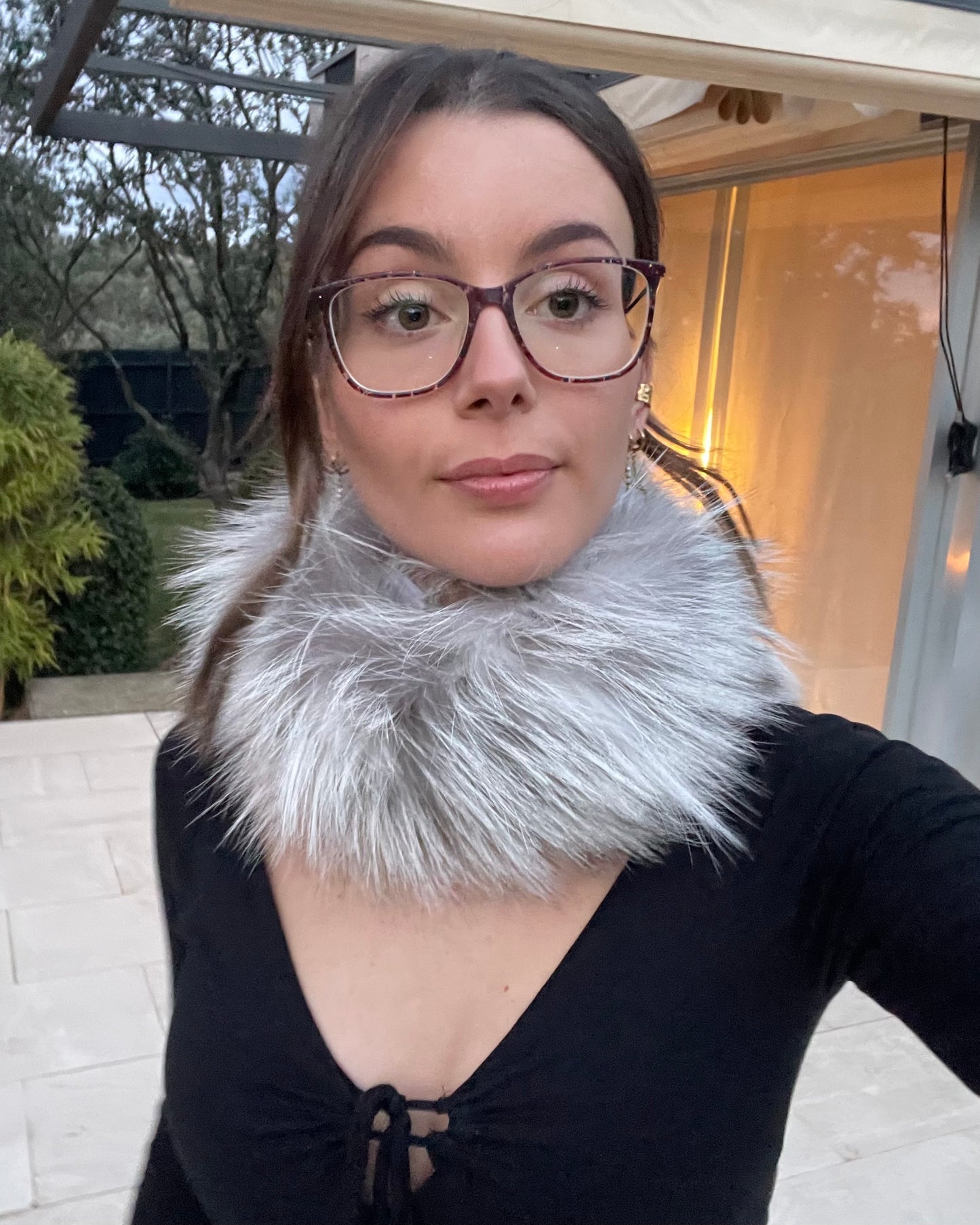 Cuello Blanco y Gris