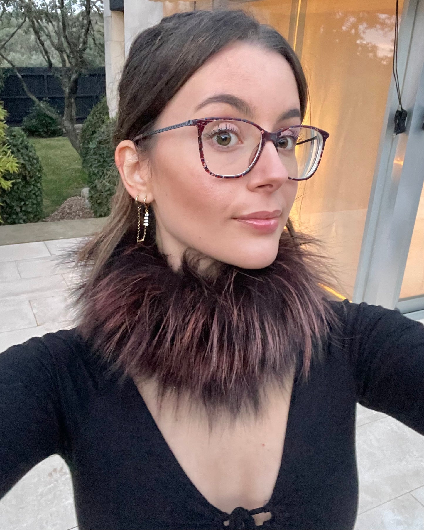 Cuello Marrón y Rojo