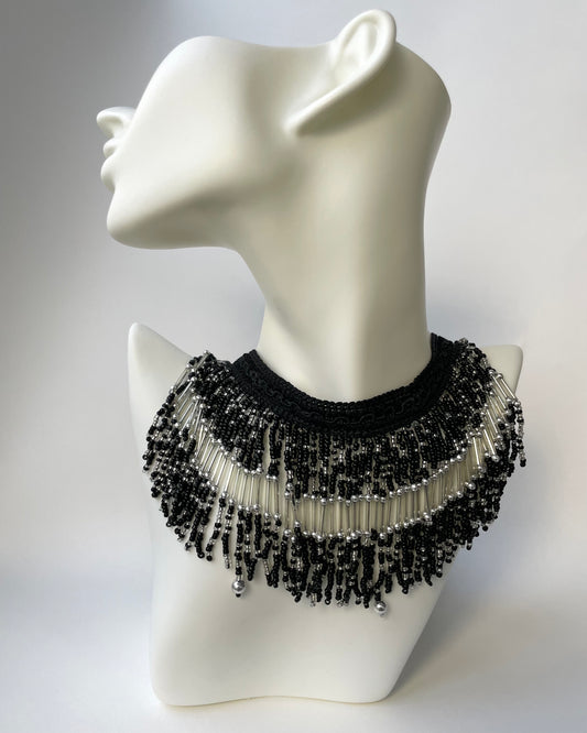 Choker pedreria negro y plata perfecto para eventos, cierre acero inoxidable