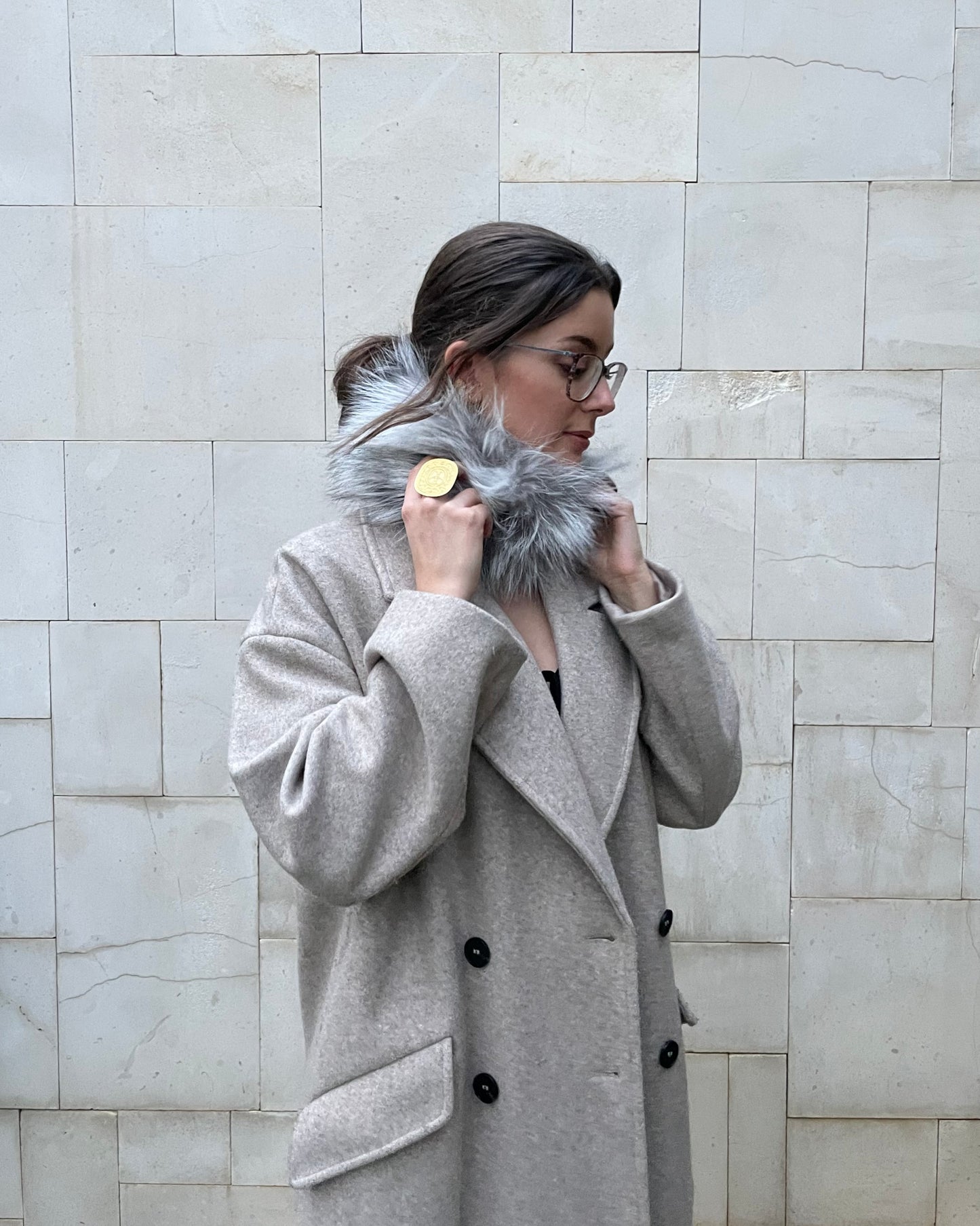 Cuello Blanco y Gris